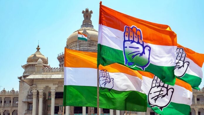 IMG_Congress_workers_in__2_1_QKB7TFG9