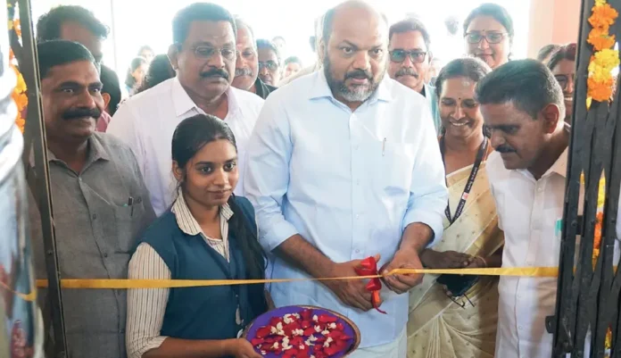 school-1762549519741-eb86fb78-2426-4e68-b312-652e2da9afbc-900x518